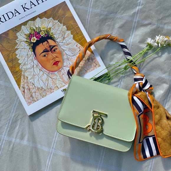 Burberry Leather Belted TB Bag - Picture 8 of 9